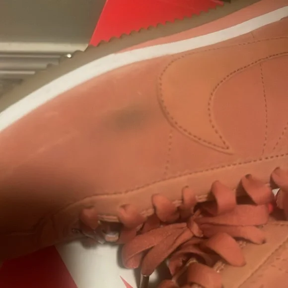 Women’s classic Cortez alc prem. Size 7 women’s. - Picture 4 of 14